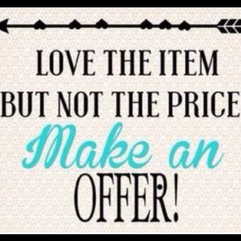 Happy Holidays Everyone. Shop with me today. Only reasonable offers please😊